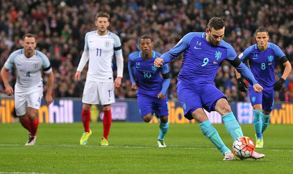 变得异常激 变得异常激