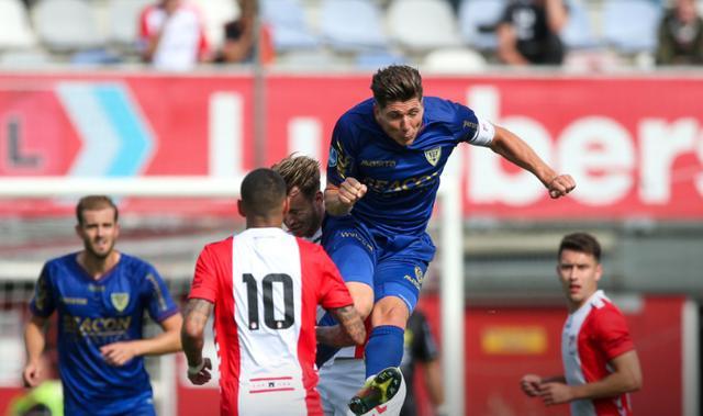 海港在面对 海港在面对